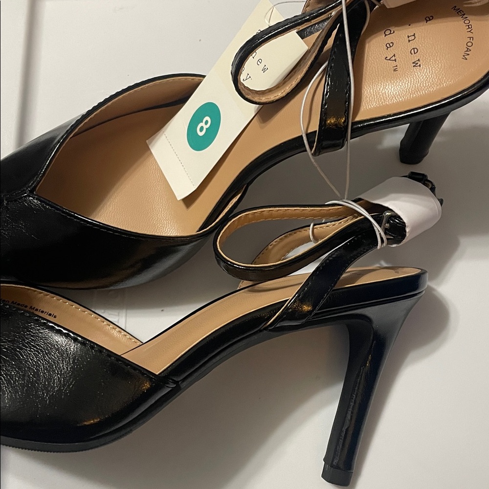 Black Ankle Strap Heels w memory foam Sz. 8 NEW